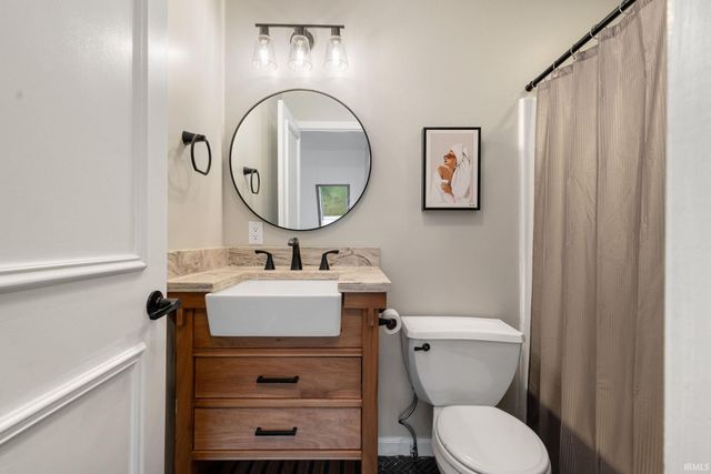 2208 Woodland Court, Elkhart, IN 46514