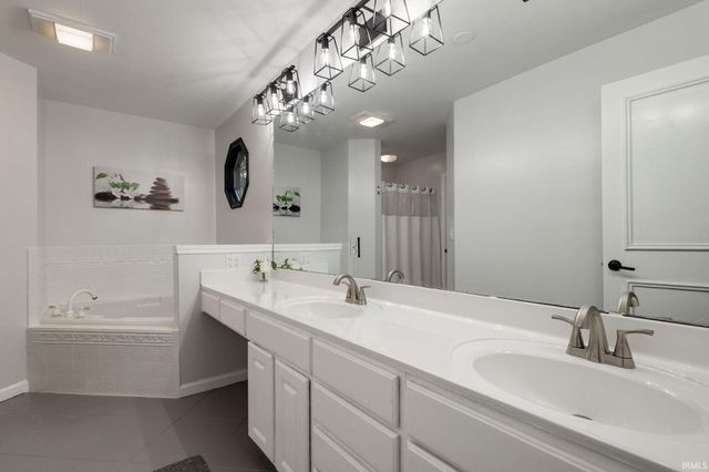 2208 Woodland Court, Elkhart, IN 46514