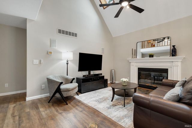 2208 Woodland Court, Elkhart, IN 46514