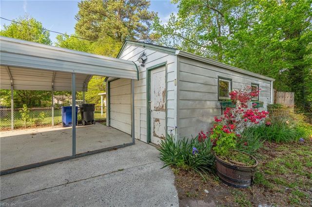 119 York DR, Portsmouth, VA 23702