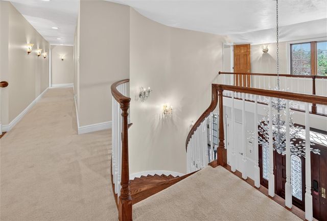 105 Lantern Cir, Peters Twp, PA 15317