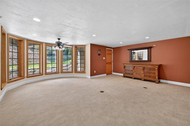 105 Lantern Cir, Peters Twp, PA 15317