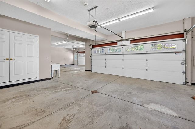 105 Lantern Cir, Peters Twp, PA 15317