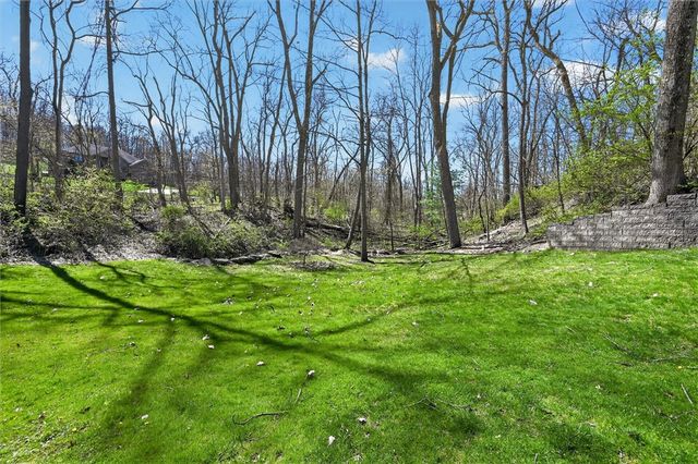 105 Lantern Cir, Peters Twp, PA 15317