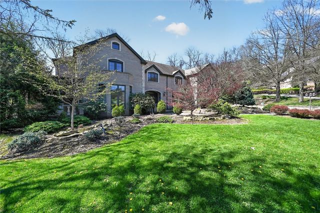 105 Lantern Cir, Peters Twp, PA 15317