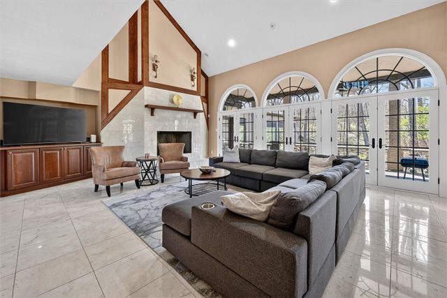 105 Lantern Cir, Peters Twp, PA 15317