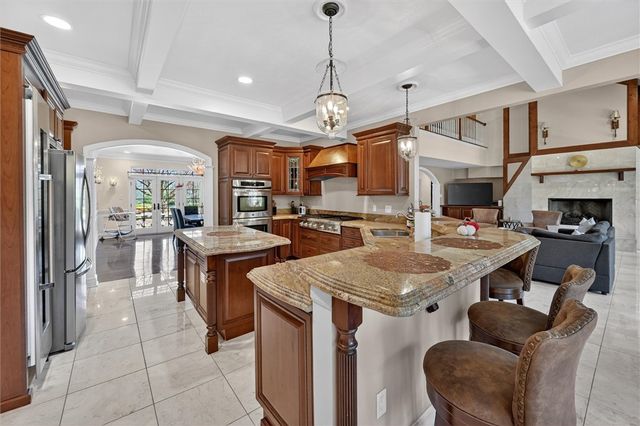 105 Lantern Cir, Peters Twp, PA 15317