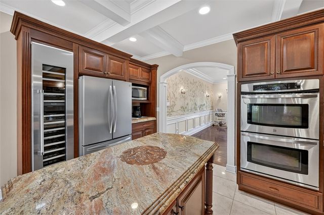 105 Lantern Cir, Peters Twp, PA 15317