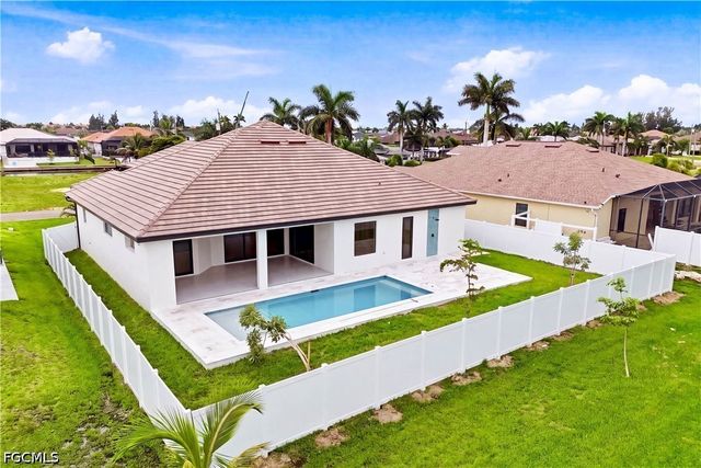 114 SW 36th PL, Cape Coral, FL 33991
