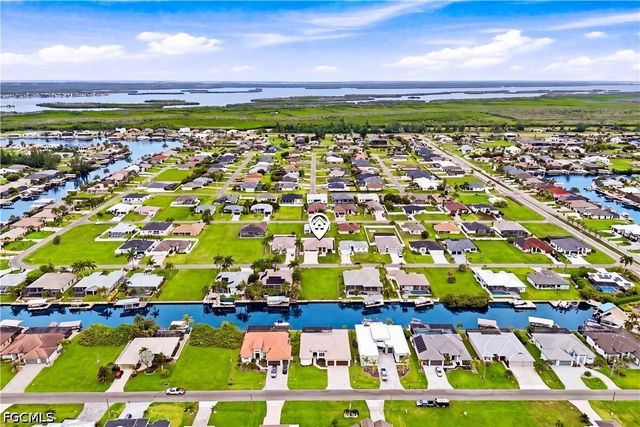 114 SW 36th PL, Cape Coral, FL 33991
