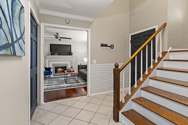 1296 Farnsworth Lane, Buffalo Grove, IL 60089