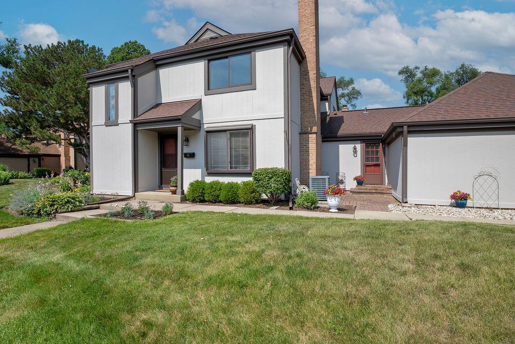 1296 Farnsworth Lane, Buffalo Grove, IL 60089