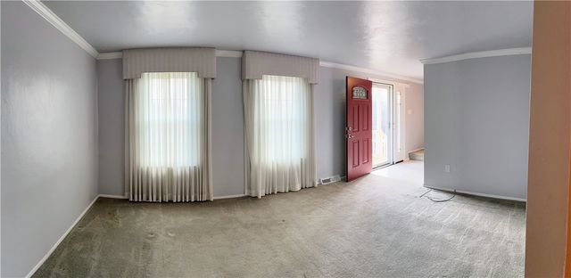 5176 Janie Dr, Baldwin Boro, PA 15227