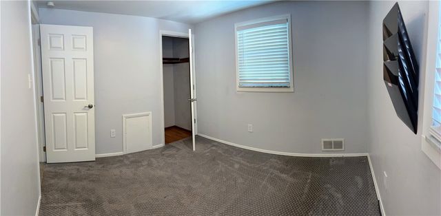 5176 Janie Dr, Baldwin Boro, PA 15227