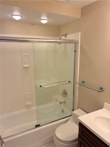 5176 Janie Dr, Baldwin Boro, PA 15227