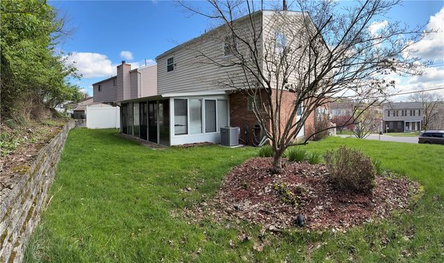 5176 Janie Dr, Baldwin Boro, PA 15227