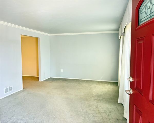 5176 Janie Dr, Baldwin Boro, PA 15227