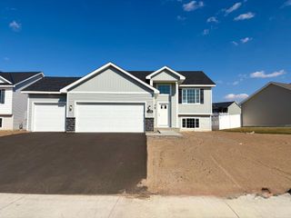 1500 Woods Road NE, Isanti, MN 55040