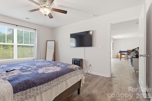 2814 Sherrills Stream Drive, Sherrills Ford, NC 28673