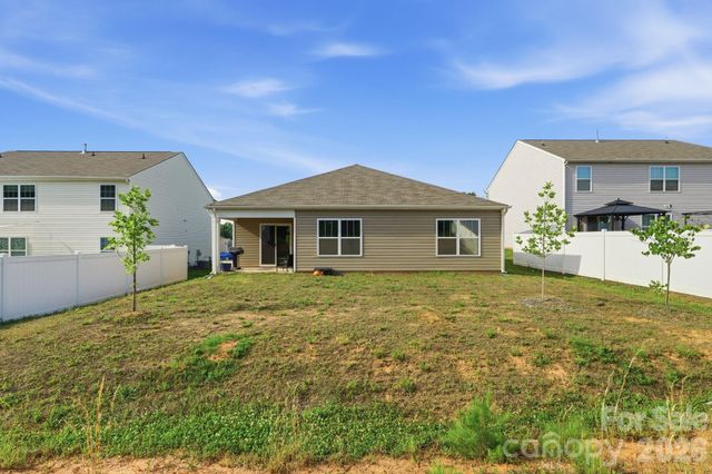 2814 Sherrills Stream Drive, Sherrills Ford, NC 28673