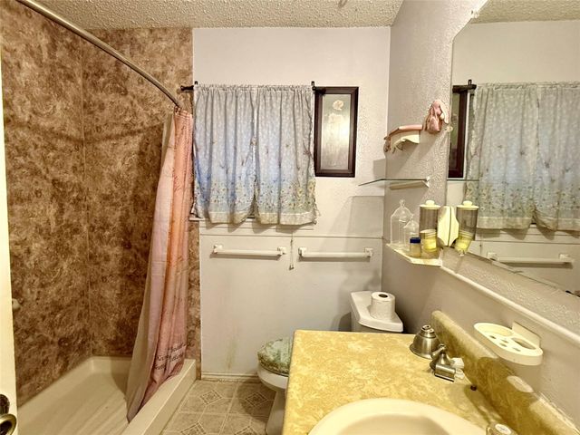 100 Skyloop DR, Austin, TX 78745