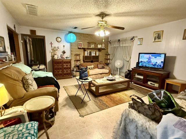 100 Skyloop DR, Austin, TX 78745