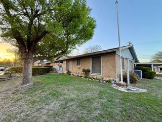 100 Skyloop DR, Austin, TX 78745