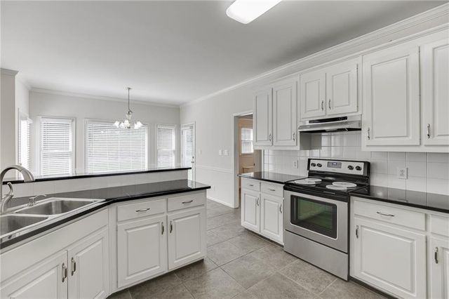 4102 Trotters Way Drive, Snellville, GA 30039