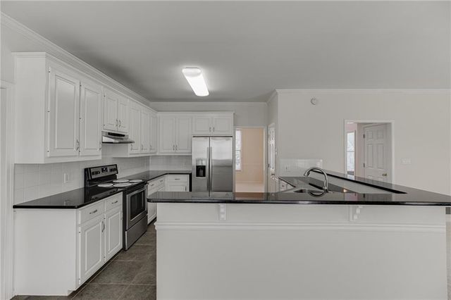4102 Trotters Way Drive, Snellville, GA 30039