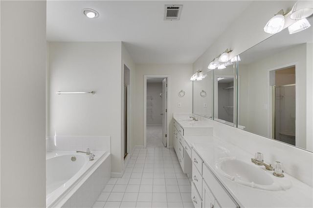 4102 Trotters Way Drive, Snellville, GA 30039