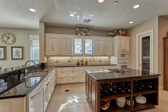 3073 Bentwater Drive, Montgomery, TX 77356