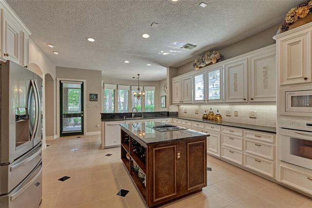 3073 Bentwater Drive, Montgomery, TX 77356