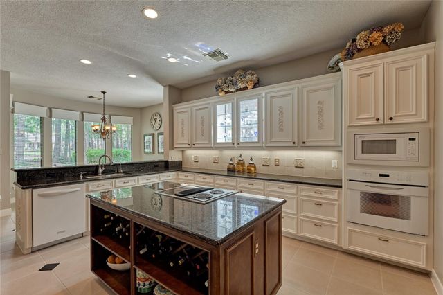 3073 Bentwater Drive, Montgomery, TX 77356