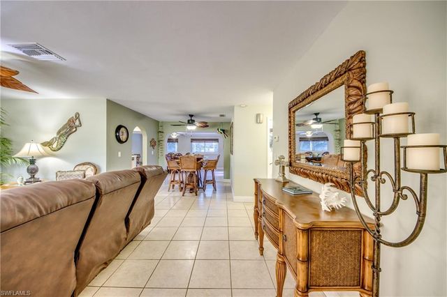 225 SW 43rd LN, Cape Coral, FL 33914