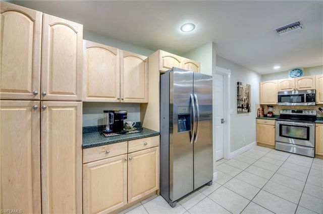 225 SW 43rd LN, Cape Coral, FL 33914