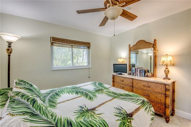 225 SW 43rd LN, Cape Coral, FL 33914