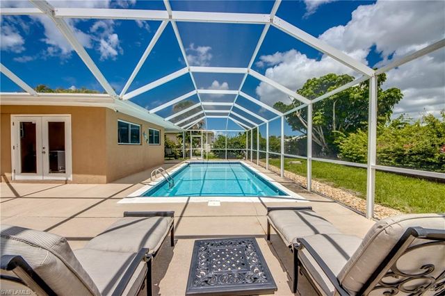 225 SW 43rd LN, Cape Coral, FL 33914