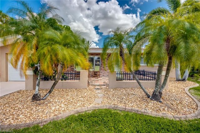 225 SW 43rd LN, Cape Coral, FL 33914