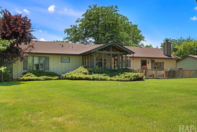 1702 Breezy Lawn Road, Spring Grove, IL 60081