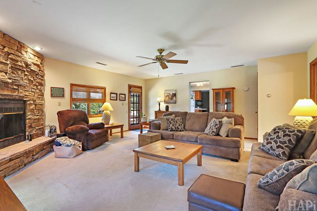 1702 Breezy Lawn Road, Spring Grove, IL 60081