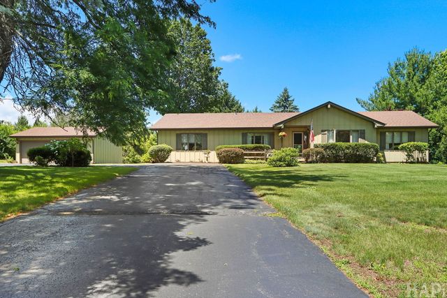 1702 Breezy Lawn Road, Spring Grove, IL 60081