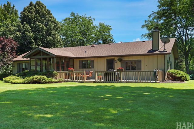 1702 Breezy Lawn Road, Spring Grove, IL 60081
