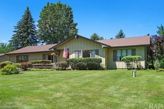 1702 Breezy Lawn Road, Spring Grove, IL 60081