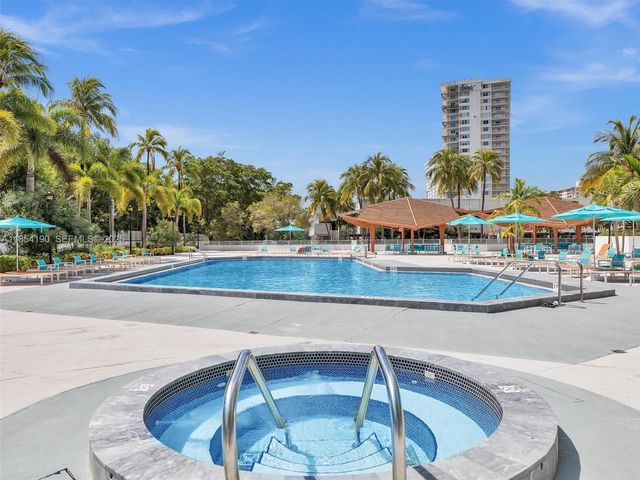 100 Bayview Drive 1025, Sunny Isles Beach, FL 33160