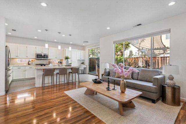 2231 Esperanca Avenue, Santa Clara, CA 95054