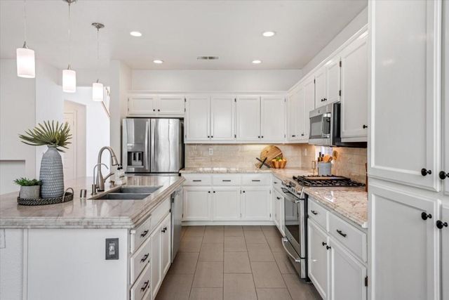 2231 Esperanca Avenue, Santa Clara, CA 95054