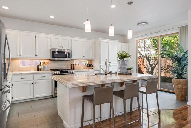 2231 Esperanca Avenue, Santa Clara, CA 95054