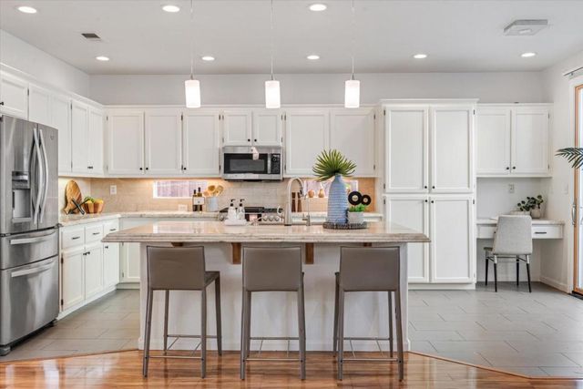 2231 Esperanca Avenue, Santa Clara, CA 95054