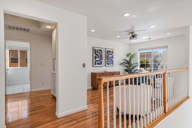 2231 Esperanca Avenue, Santa Clara, CA 95054