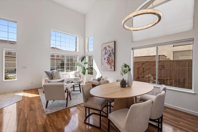 2231 Esperanca Avenue, Santa Clara, CA 95054